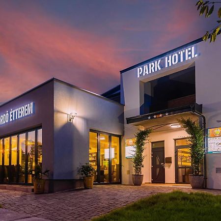 Park Hotel Buek-Buekfuerdo 外观 照片