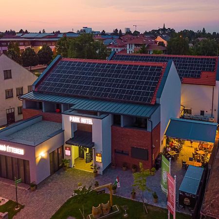Park Hotel Buek-Buekfuerdo 外观 照片