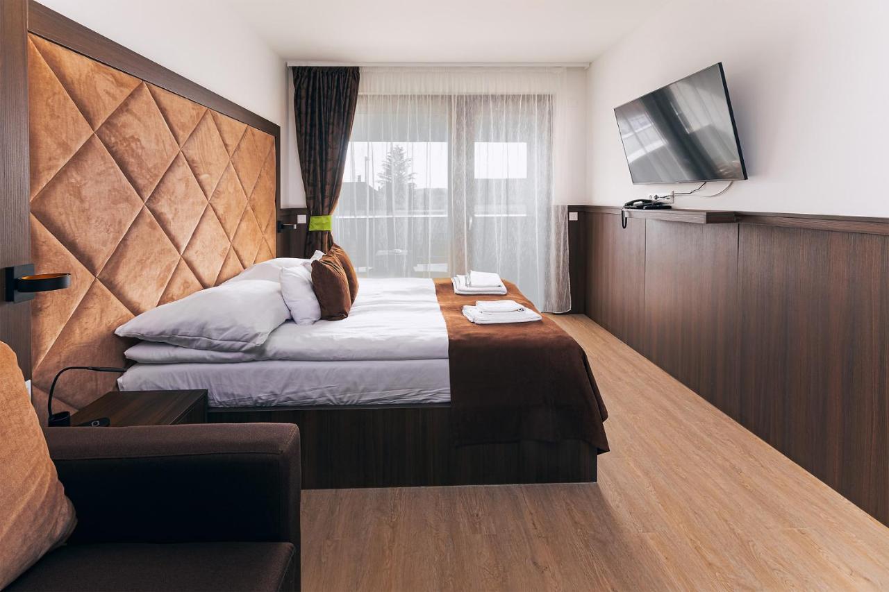 Park Hotel Buek-Buekfuerdo 外观 照片
