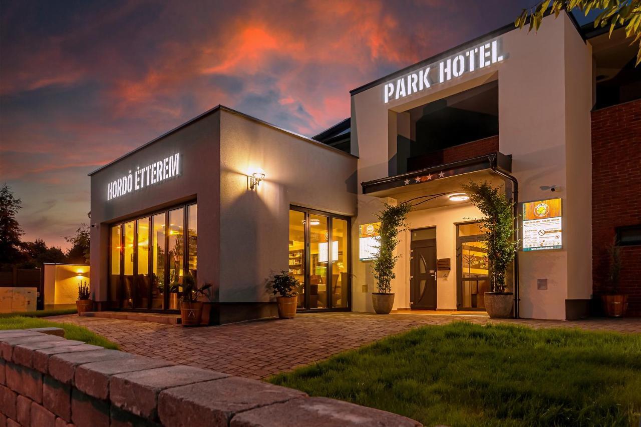 Park Hotel Buek-Buekfuerdo 外观 照片