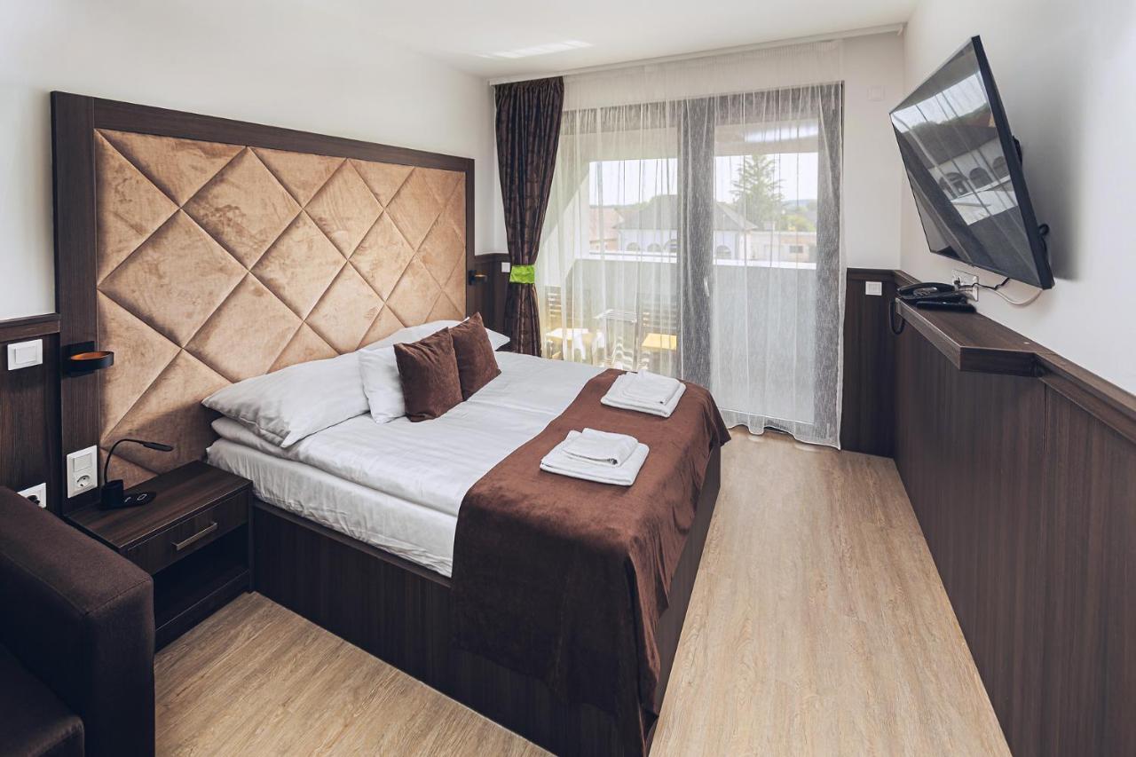 Park Hotel Buek-Buekfuerdo 外观 照片
