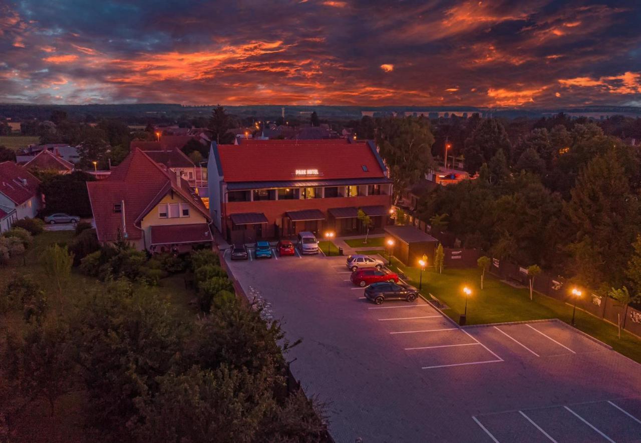 Park Hotel Buek-Buekfuerdo 外观 照片