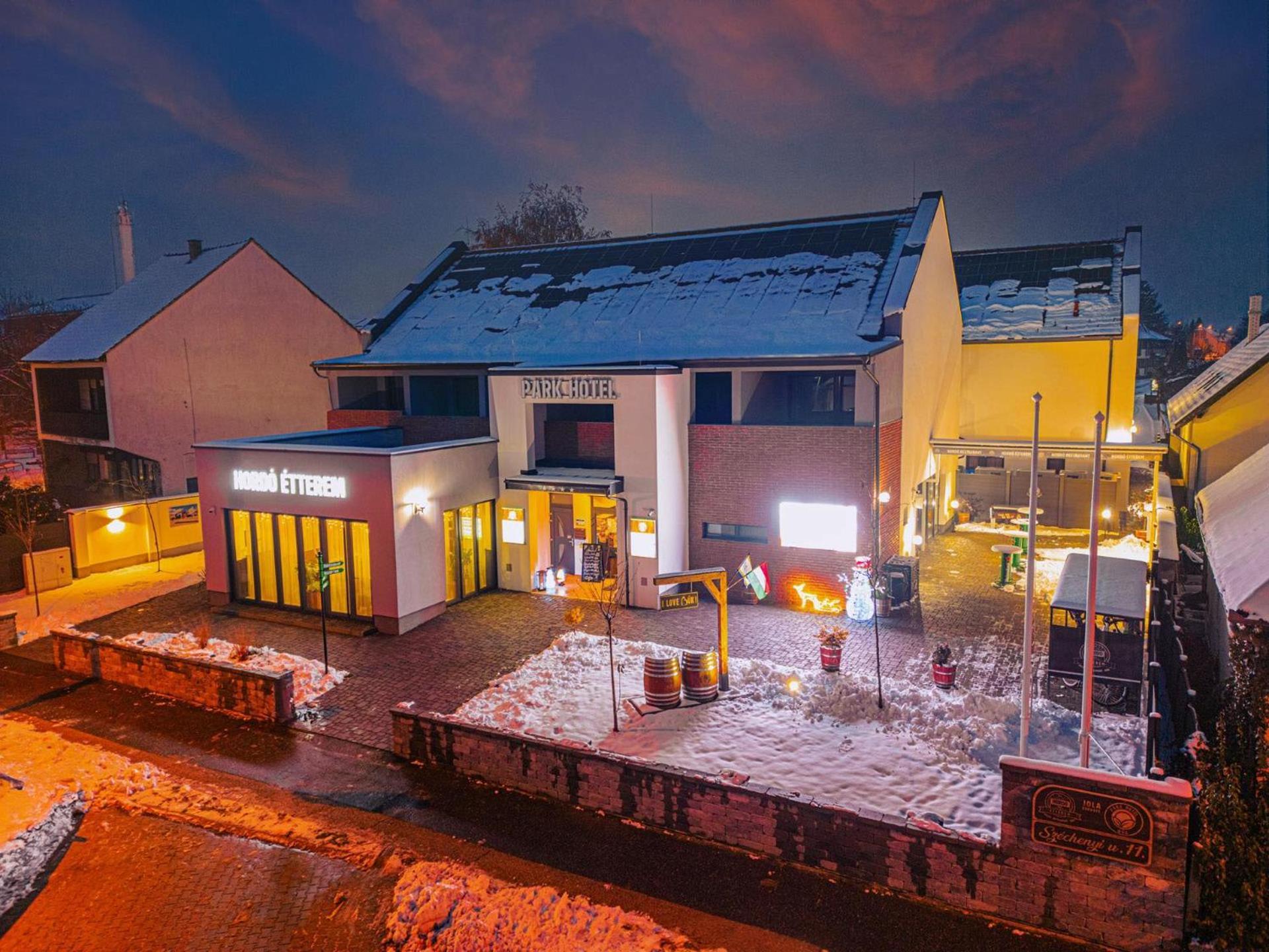 Park Hotel Buek-Buekfuerdo 外观 照片